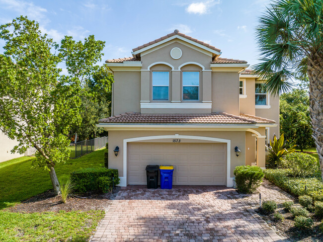 1012 Green St in West Palm Beach, FL - Foto de edificio - Building Photo