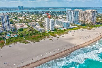 3640 N Ocean Dr in Riviera Beach, FL - Building Photo - Building Photo