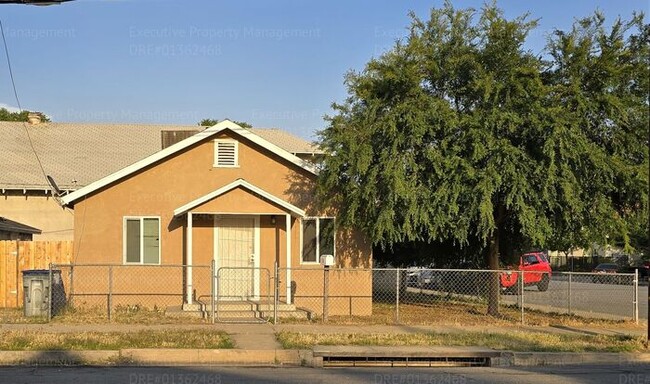 property at 1105 Kern St