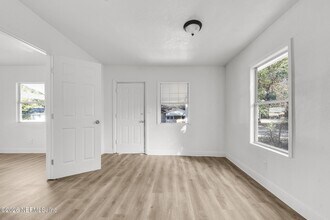 2816 Mars St in Jacksonville, FL - Building Photo - Building Photo