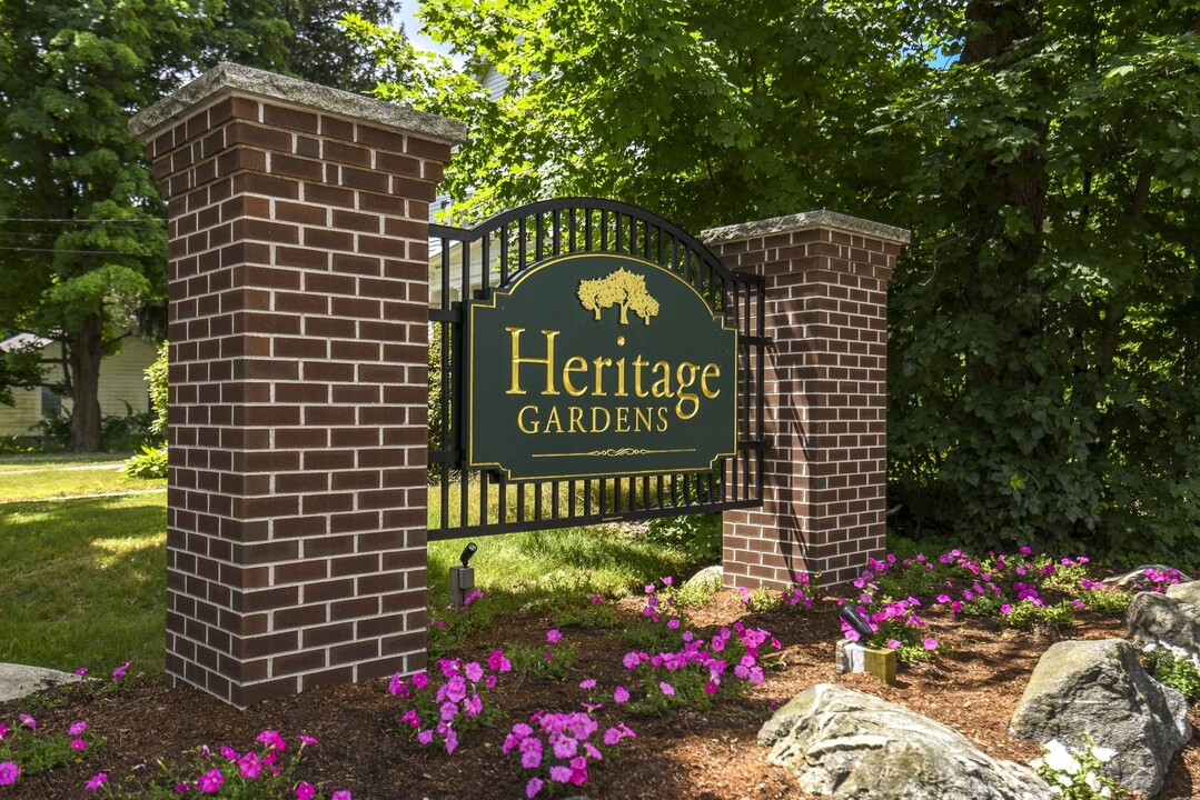 Heritage Gardens in Leominster, MA - Foto de edificio