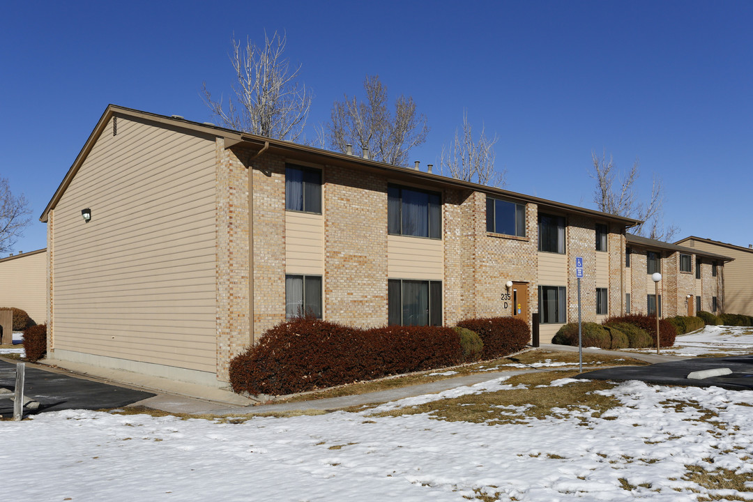 Vernon Park Apartments in Brighton, CO - Building Photo