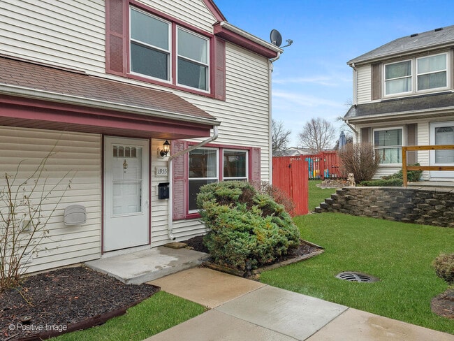 1955 Liberty Pl in Hoffman Estates, IL - Building Photo - Building Photo