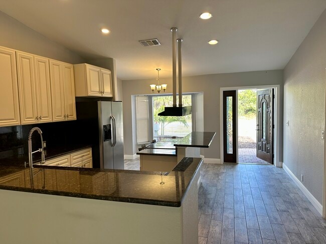 473 Flamingo Blvd, Unit A in Port Charlotte, FL - Foto de edificio - Building Photo