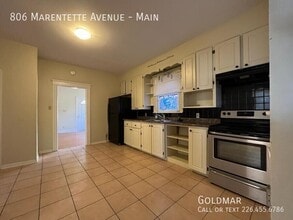 806 Marentette Ave in Windsor, ON - Building Photo - Building Photo