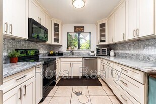 15 Kulanihakoi St in Kihei, HI - Building Photo