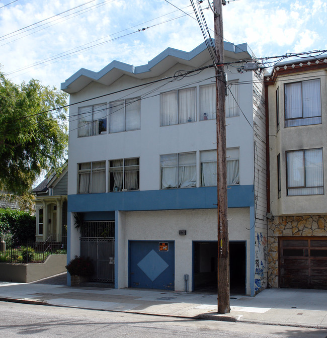 2541 Folsom St in San Francisco, CA - Building Photo - Building Photo