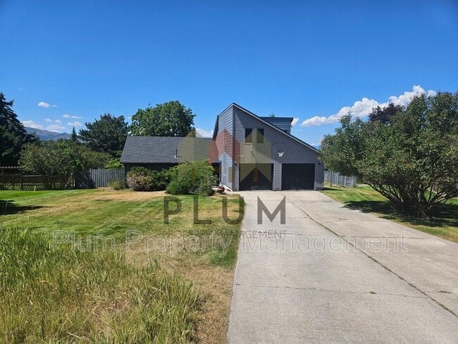 property at 2422 56th St