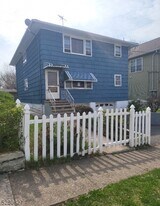 16 Willard Pl in Montclair, NJ - Building Photo