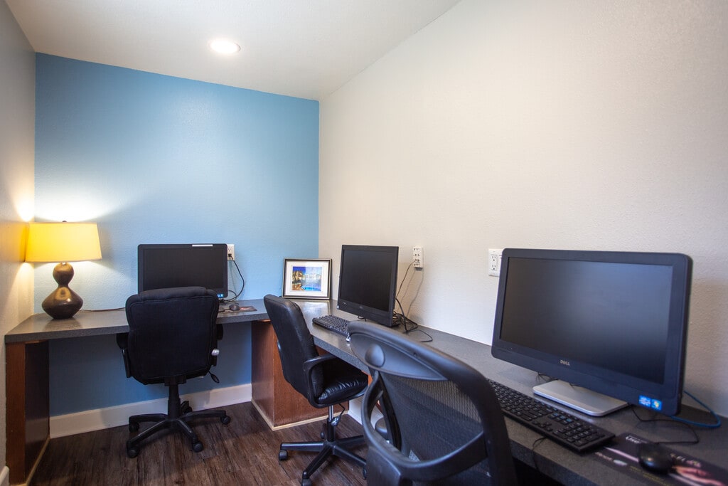 Cordova Park Apartments in Lancaster, CA