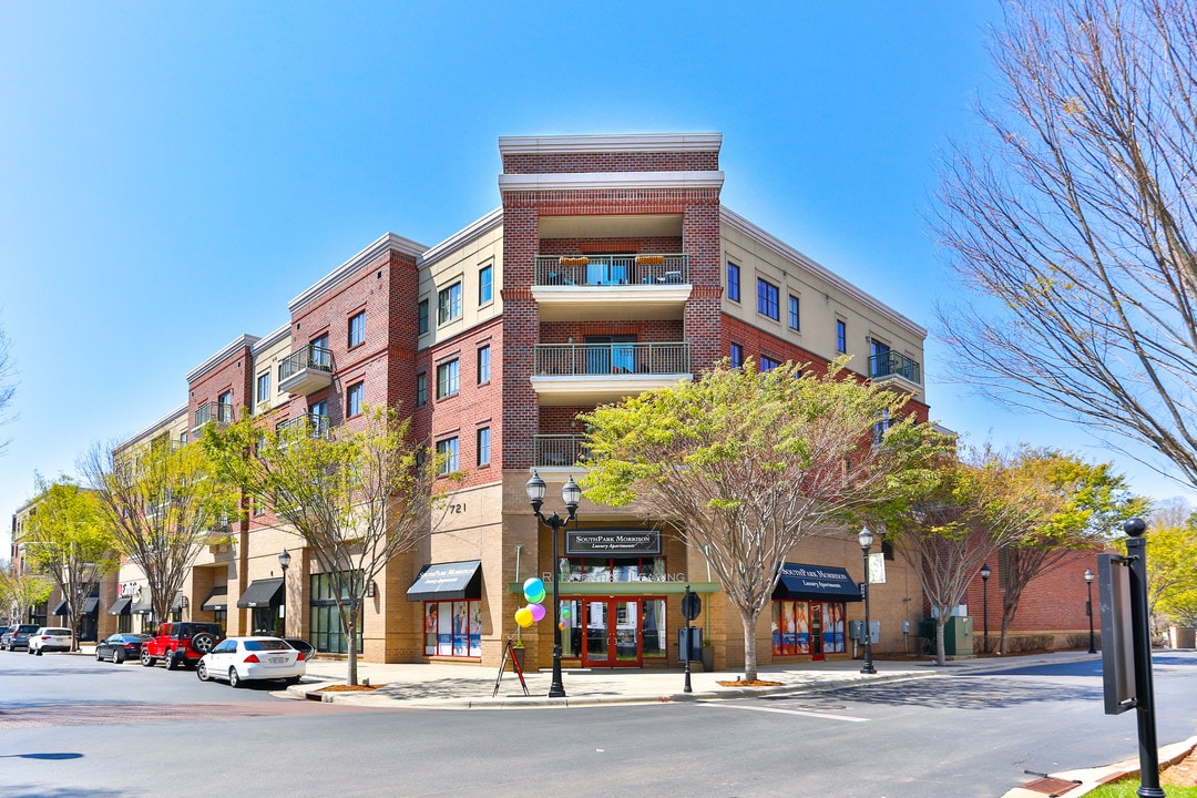 SouthPark Morrison in Charlotte, NC - Foto de edificio