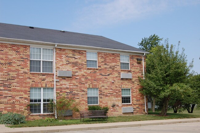 Village Apartments of Summitville in Summitville, IN - Building Photo - Building Photo