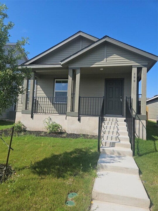190 Sormonne Lp in Kyle, TX - Building Photo