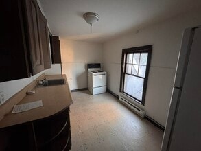 27 Robinson St, Unit 2F in Binghamton, NY - Building Photo - Building Photo