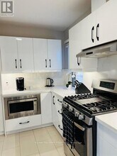 487 Clinton St in Toronto, ON - Building Photo - Building Photo