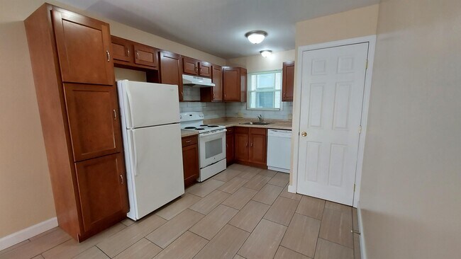 66 E Norwich Ave in Columbus, OH - Building Photo - Building Photo