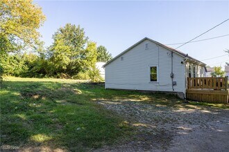 826 Ashland Ct in Barberton, OH - Building Photo - Building Photo