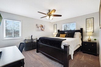 303 Danbury Dr in Naperville, IL - Building Photo - Building Photo
