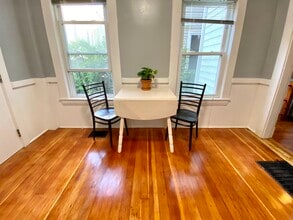 32 Fairmont Ave, Unit 1R in Cambridge, MA - Foto de edificio - Building Photo