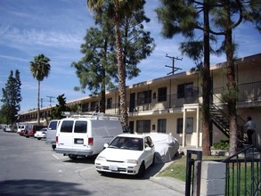 11017 Louise Ave in Lynwood, CA - Building Photo - Building Photo