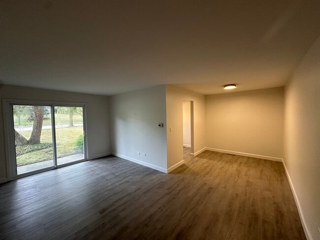 131 E Winchester Rd in Libertyville, IL - Building Photo - Building Photo