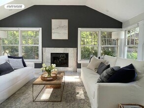 36 Springwood Way in East Hampton, NY - Building Photo - Building Photo