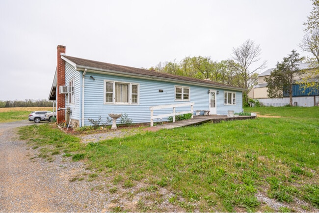 748 Avondale Rd in Martinsburg, WV - Building Photo - Building Photo