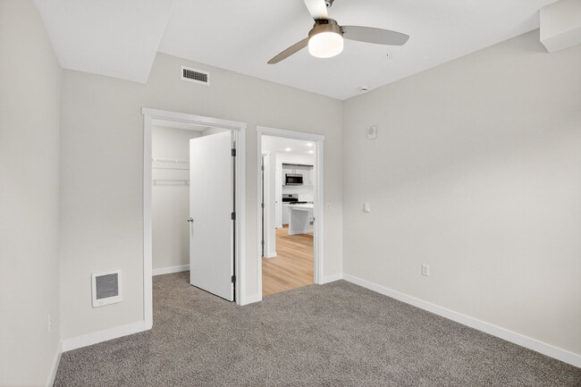 Ascend Meadowdale in Bremerton, WA - Foto de edificio - Building Photo