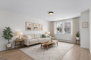 676 Chestnut St in Kearny, NJ - Building Photo