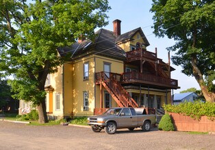 140 E Main St in Milford, NY - Building Photo - Building Photo