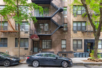 335 E 90th St in New York, NY - Building Photo - Building Photo