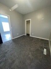 217 S Lyndale Ave in Sioux Falls, SD - Building Photo - Building Photo