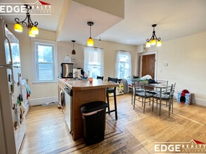 28R Cherry St in Somerville, MA - Foto de edificio - Building Photo