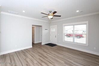 1182 Park-Land Trl in Jeffersonville, IN - Building Photo - Building Photo