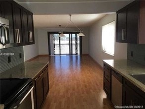 290 Racquet Club Rd-Unit -20 in Weston, FL - Building Photo - Building Photo