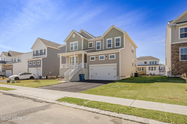 32 Carlisle Ct in Howell, NJ - Building Photo - Building Photo