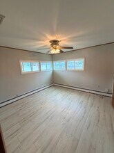 9 Daffodil Ln in Levittown, PA - Building Photo - Building Photo