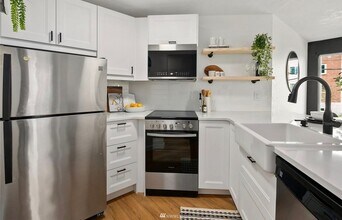 1836 25th Ave in Seattle, WA - Building Photo - Building Photo