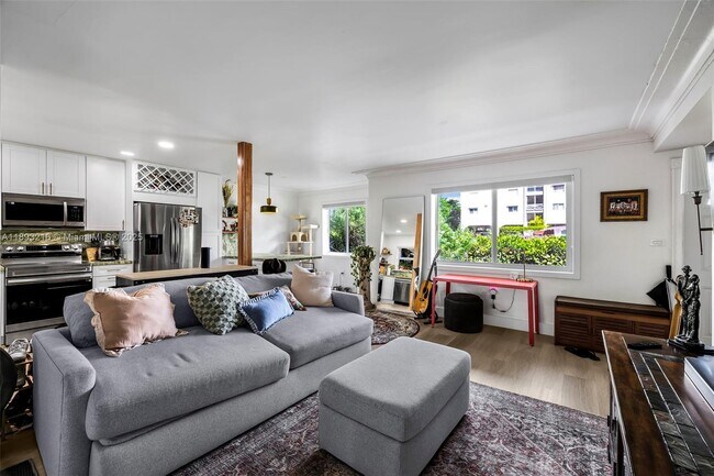 3690 SW 9th Terrace in Miami, FL - Building Photo - Building Photo