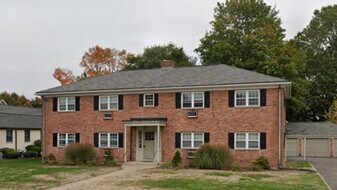 14 Concord St in Glastonbury, CT - Building Photo