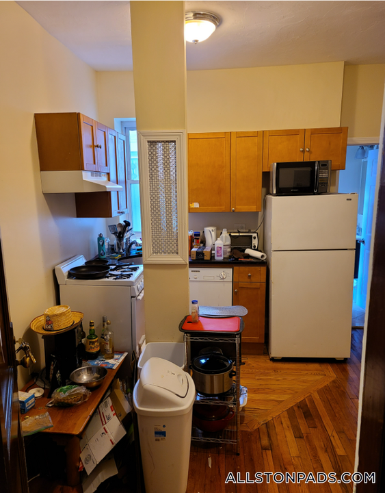 1193 Commonwealth Ave in Boston, MA - Building Photo