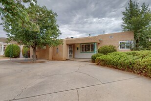 612 Truman St SE in Albuquerque, NM - Building Photo