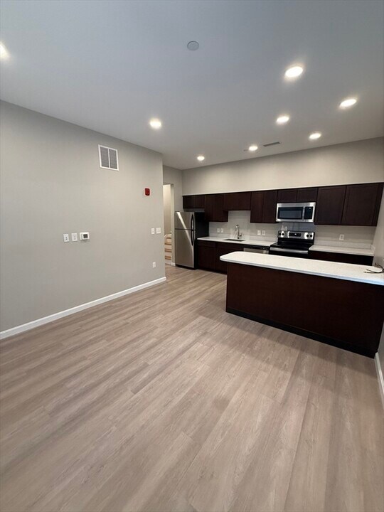 6 Chatham St in Worcester, MA - Building Photo