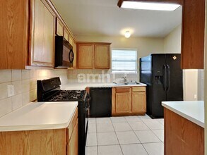 4922 Kasos Isle Dr in Spring, TX - Foto de edificio - Building Photo