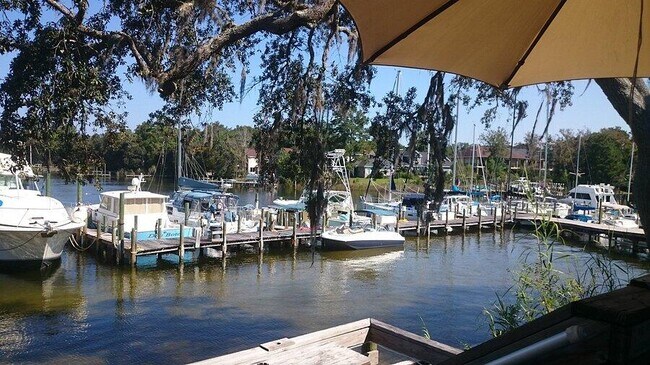 716 Powell Dr in Niceville, FL - Building Photo - Building Photo