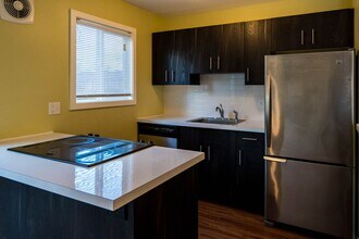 121-125 NE 24th Ave-Unit -125 in Portland, OR - Building Photo - Building Photo