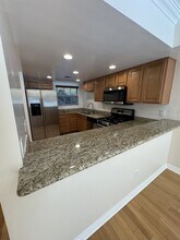 2301 Roscomare Rd in Los Angeles, CA - Building Photo - Building Photo