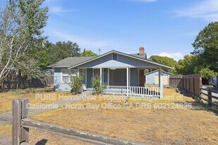 1230 Clover Dr in Santa Rosa, CA - Building Photo