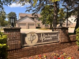 Birchwood Pointe in Midland, MI - Building Photo
