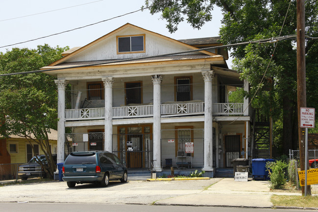 4011 S Presa St in San Antonio, TX - Building Photo - Building Photo